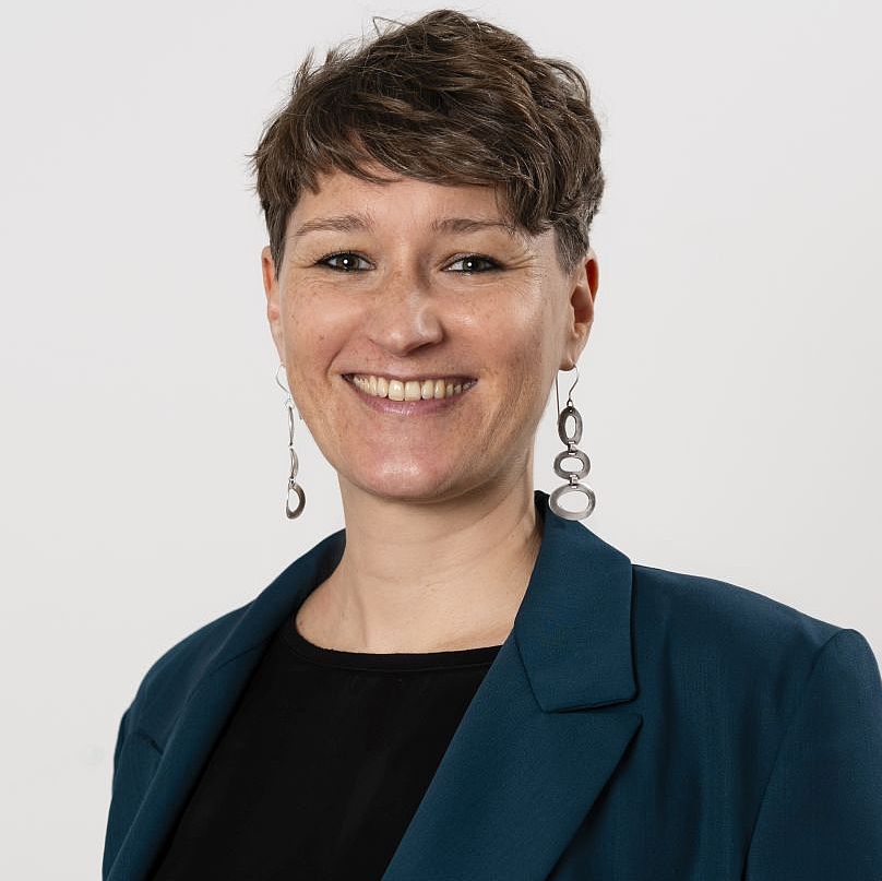 Carla Dietzel - Gender Advocacy Referentin Portraitfoto von Carla Dietzel - Gender Advocacy Referentin