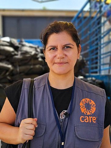 Portraitaufnahme von CARE-Helferin Eliane.