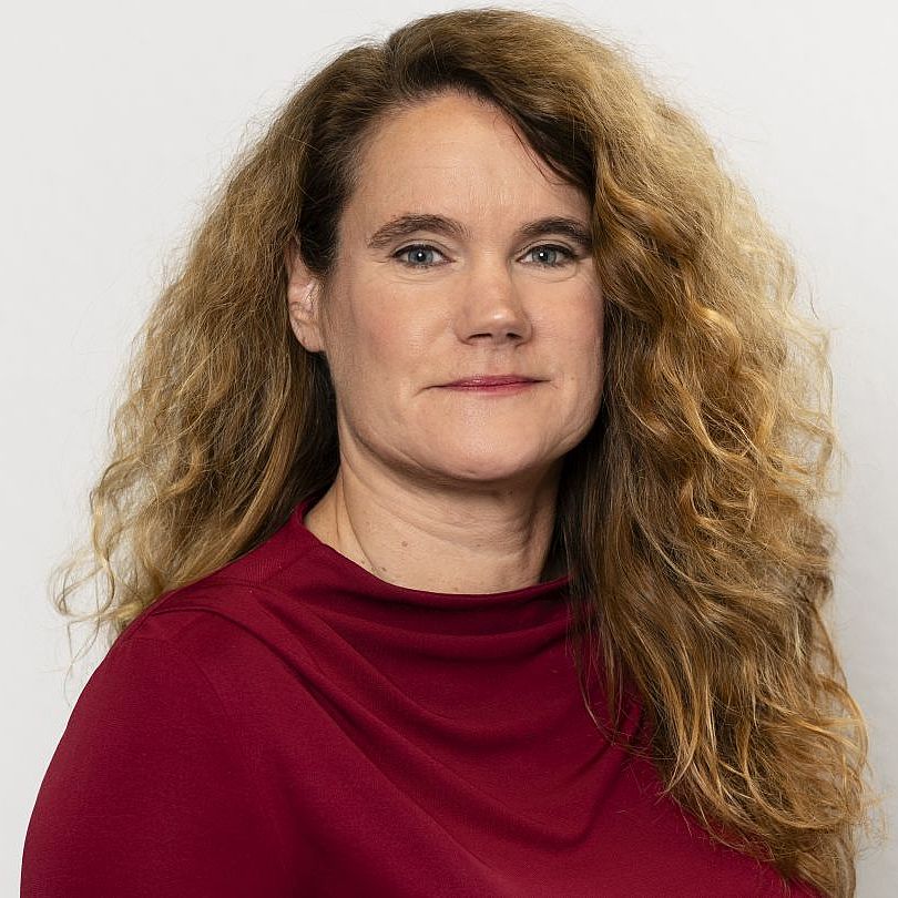 Portraitfoto der Leiterin des Vorstandsbüros, Birgit Pfeifer.
