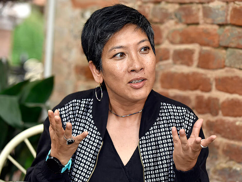 CARE-Nepal-Laenderdirektorin Mona Sherpa Die Laenderdirektorin von CARE Nepal, Mona Sherpa, im Gespraech.