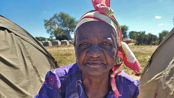 Chuma Mwende lebt mit ihren fünf Enkeln in einem Camp im Sudan