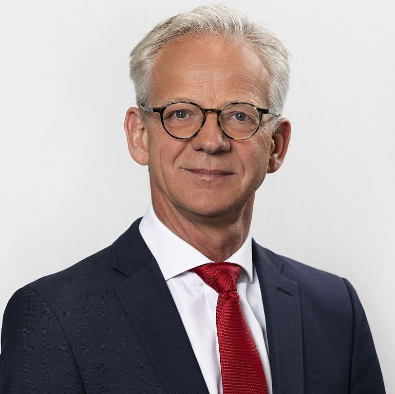 Portrait von Vorstandsmitglied Stefan Ewers.