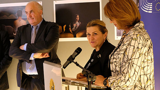 Jadranka Milicevic bei der Vernissage der Ausstellung in Luxemburg.