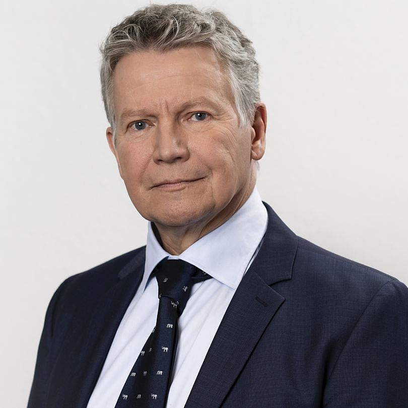 Portrait des Generalsekretärs von CARE Deutschland, Karl-Otto Zentel.