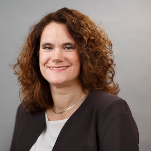 Portraitfoto der Leiterin des Vorstandsbüros, Birgit Pfeifer.